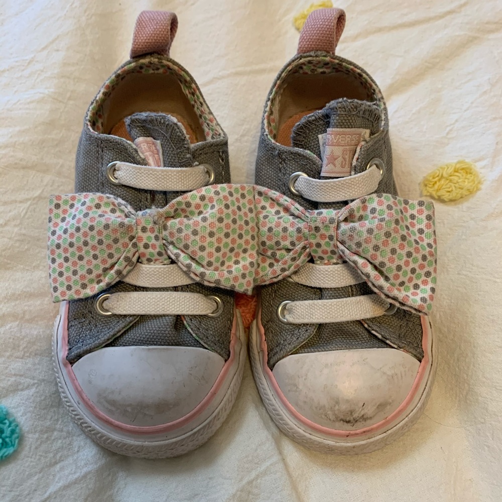 Converse sneakers with bow, toddler girl 6